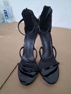 USED NO BRAND womens BLACK SANDAL 36